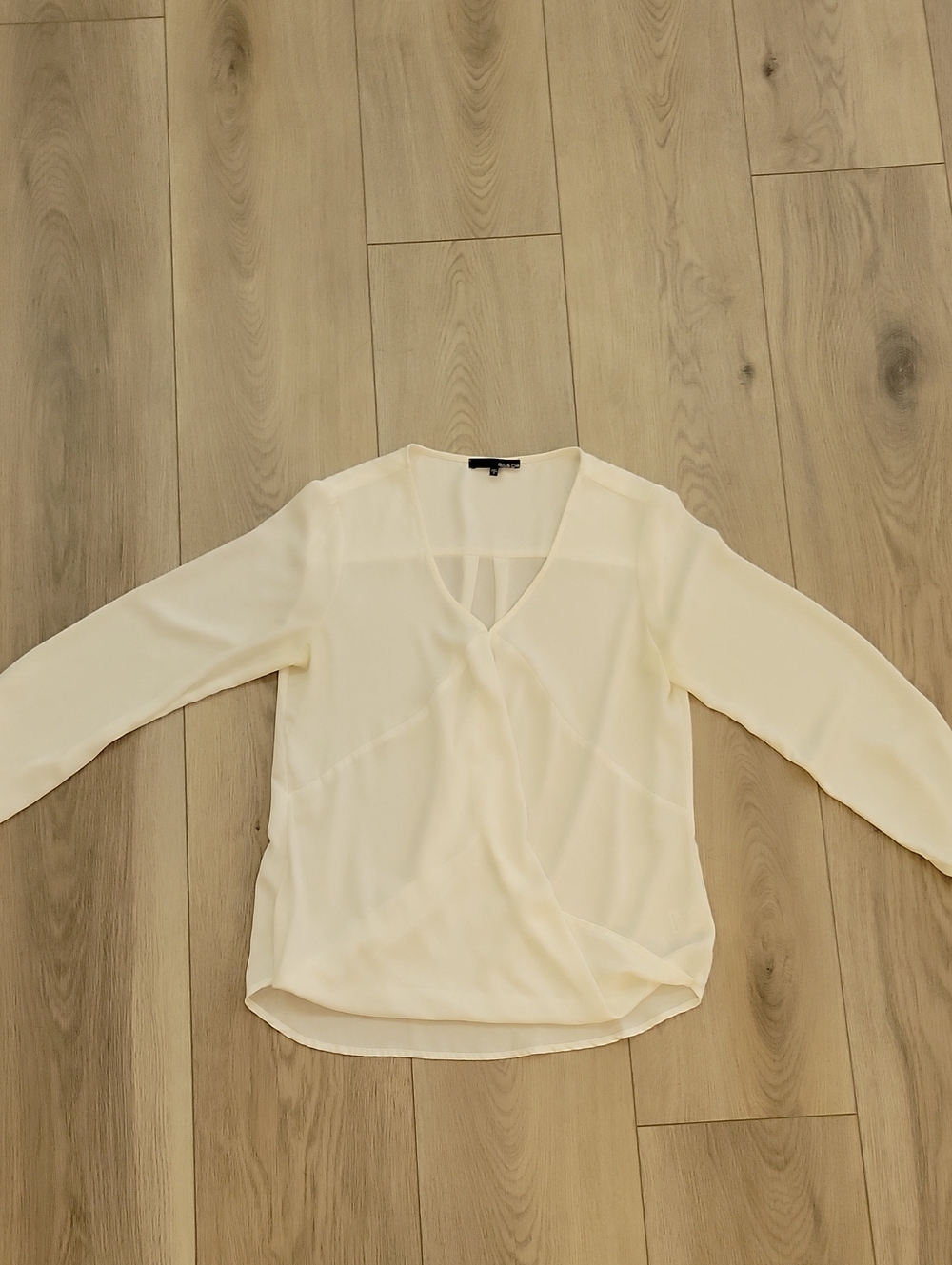 Ro & De Cream V-Neck Long Sleeve Blouse
